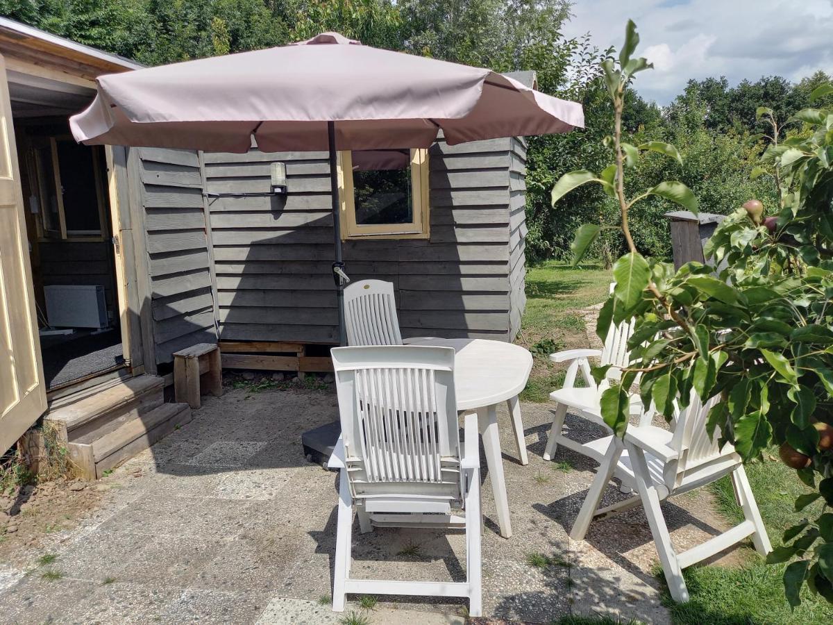 Harmelen Pipowagen/Chalet De Oude Rijn Bed & Breakfast エクステリア 写真