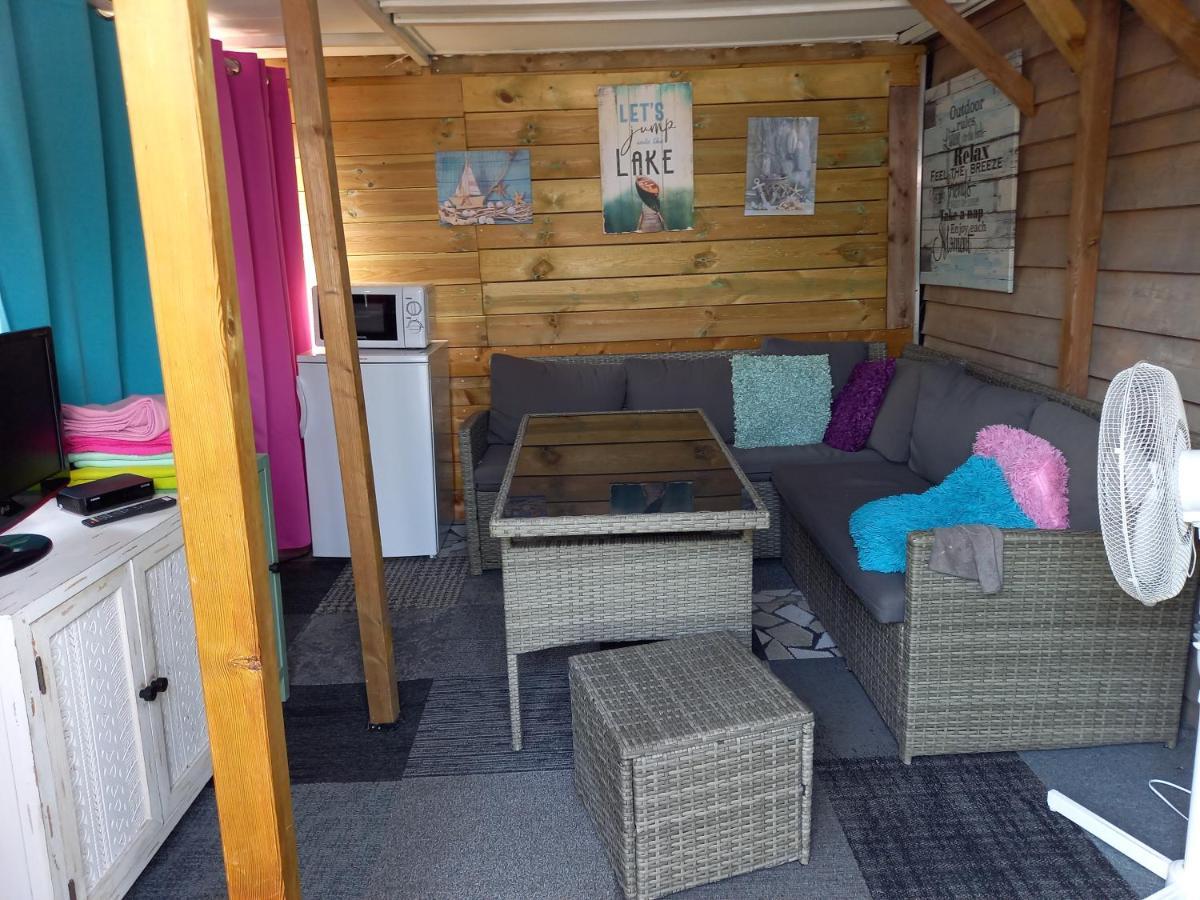 Harmelen Pipowagen/Chalet De Oude Rijn Bed & Breakfast エクステリア 写真