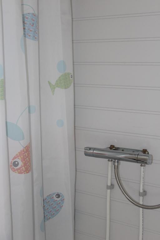 Harmelen Pipowagen/Chalet De Oude Rijn Bed & Breakfast エクステリア 写真