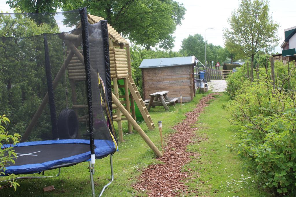Harmelen Pipowagen/Chalet De Oude Rijn Bed & Breakfast エクステリア 写真