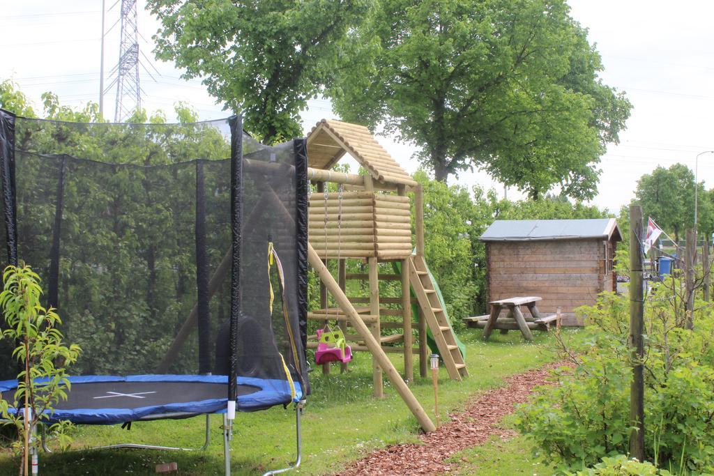 Harmelen Pipowagen/Chalet De Oude Rijn Bed & Breakfast エクステリア 写真