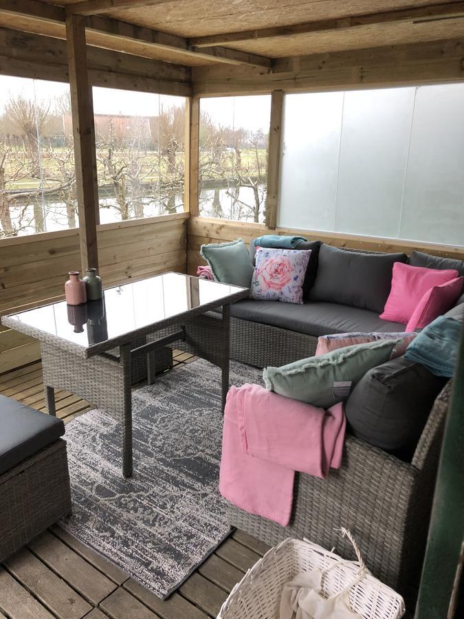 Harmelen Pipowagen/Chalet De Oude Rijn Bed & Breakfast エクステリア 写真
