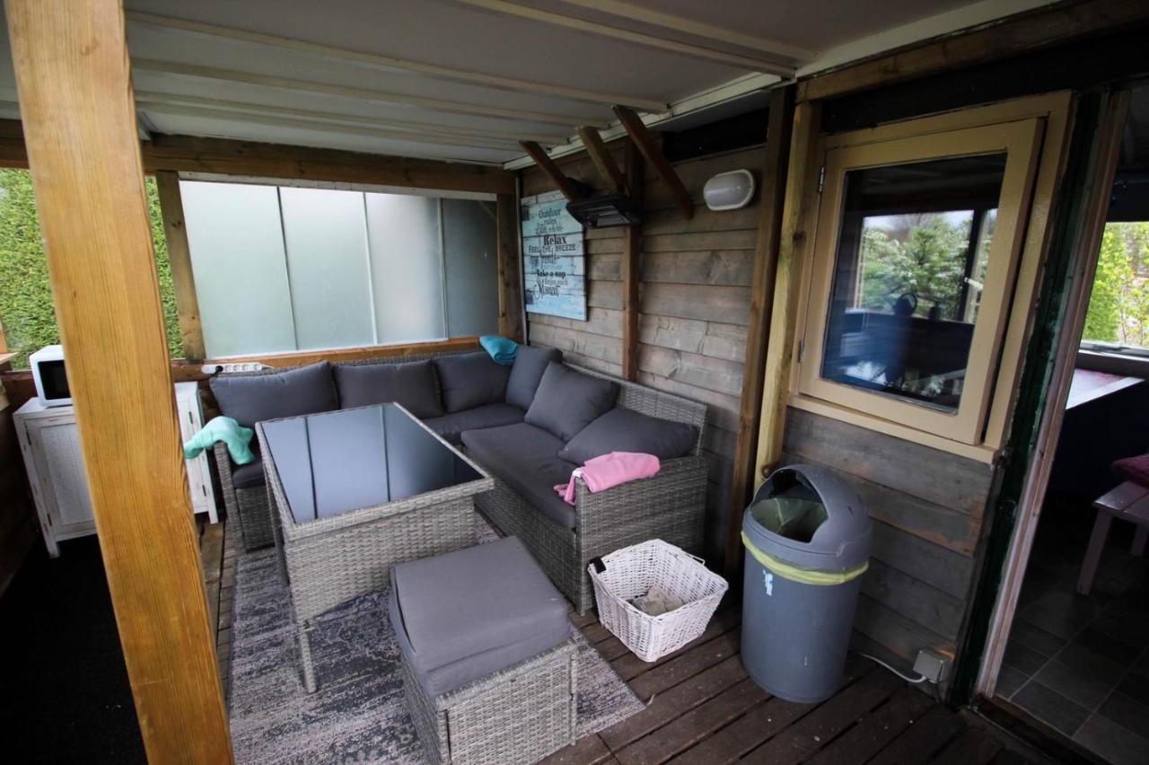 Harmelen Pipowagen/Chalet De Oude Rijn Bed & Breakfast エクステリア 写真