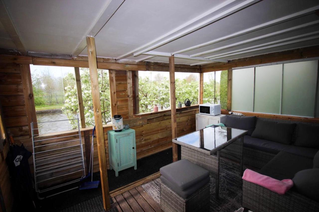 Harmelen Pipowagen/Chalet De Oude Rijn Bed & Breakfast エクステリア 写真